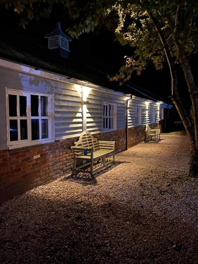 Hotel Blazing Donkey Countryside Retreat Sandwich Exterior foto